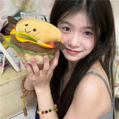 菲比梦游奇境
